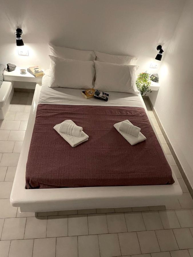 Sabbia Calda Apartments Perissa  Bagian luar foto