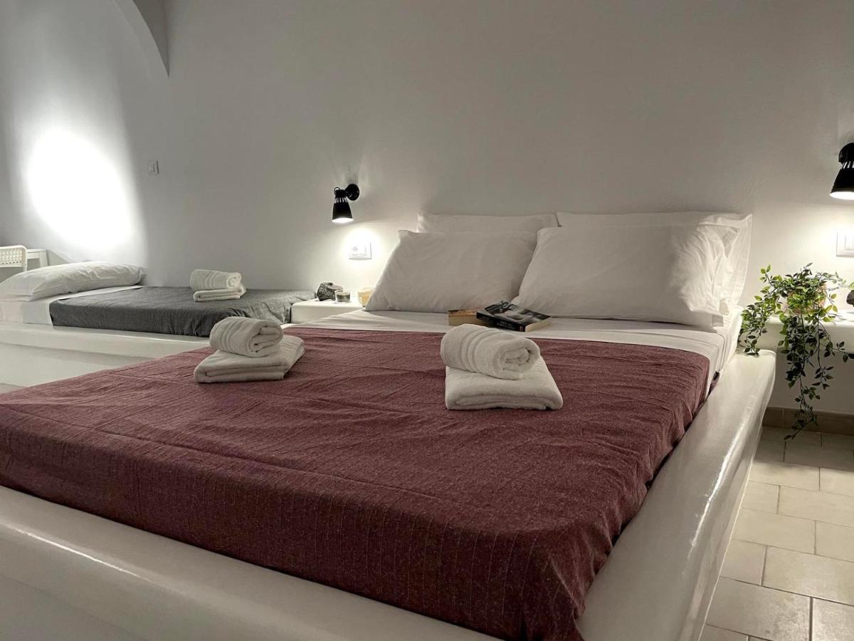 Sabbia Calda Apartments Perissa  Bagian luar foto