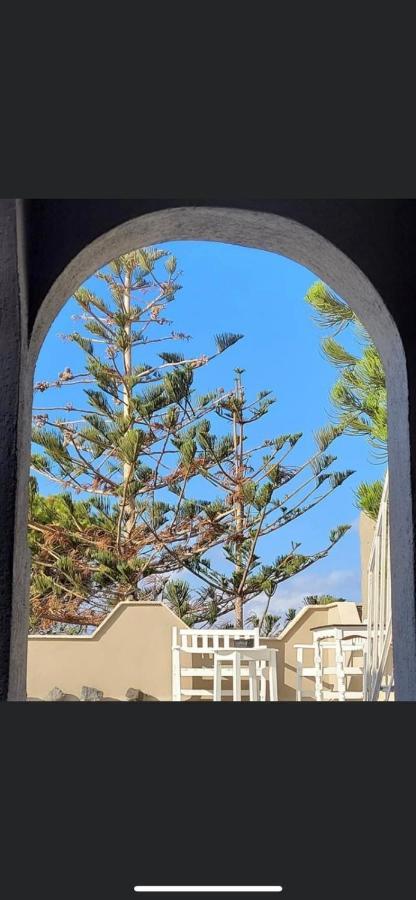 Sabbia Calda Apartments Perissa  Bagian luar foto