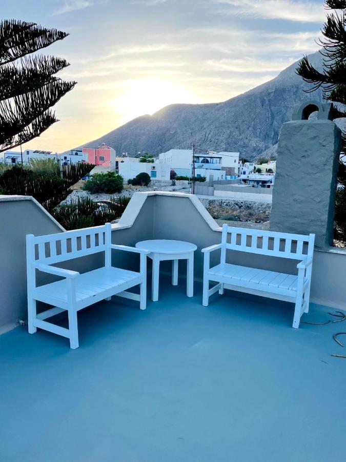 Sabbia Calda Apartments Perissa  Bagian luar foto