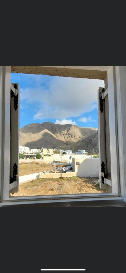 Sabbia Calda Apartments Perissa  Bagian luar foto