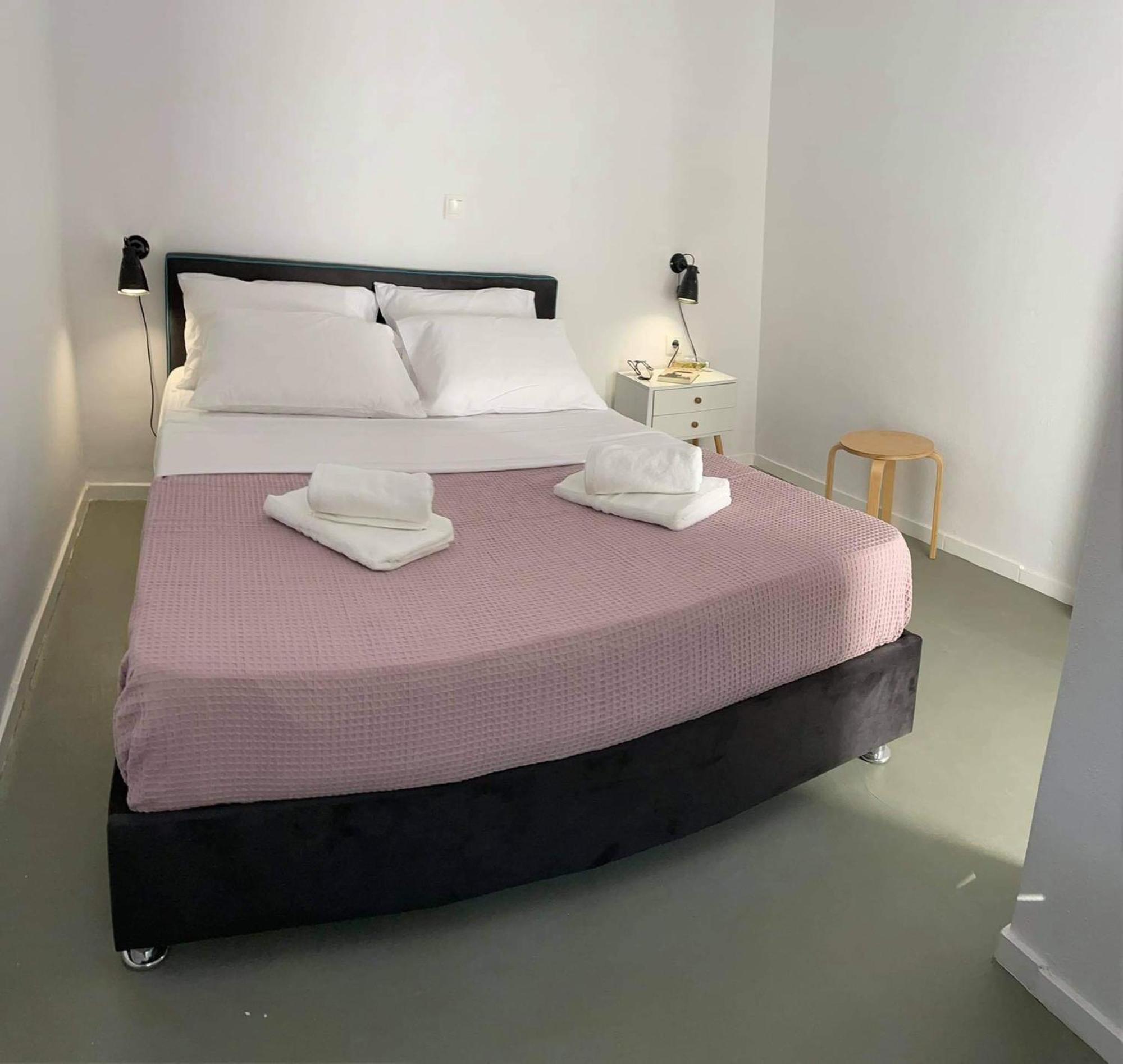 Sabbia Calda Apartments Perissa  Bagian luar foto